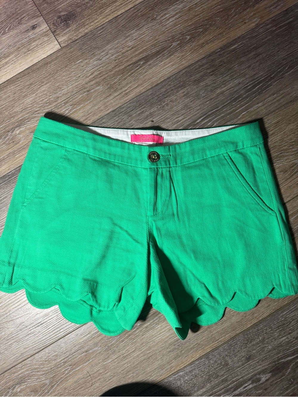 Lilly Pulitzer Women’s Green Scallop Hem Shorts